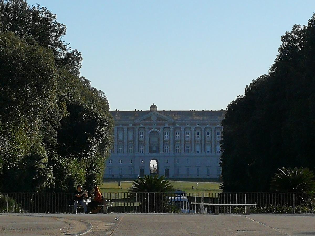 Manouche Bistrot B&B Caserta Exterior foto